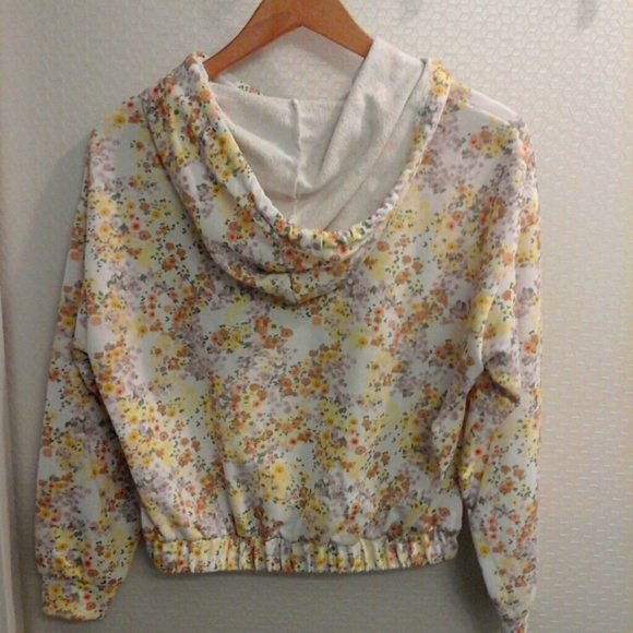 Olivia and Vivian Floral Cropped Hoodie - Picture 2 of 2
